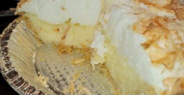 Coconut cream pie