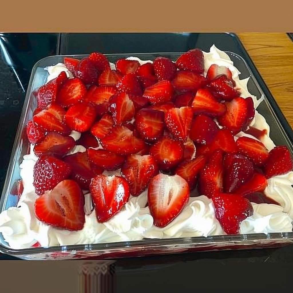Strawberry Cream Cheese Icebox Cake Recipe