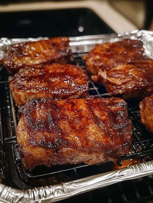 The Art of Cooking Perfectly Glazed Pork Chops: A Delicious Journey of Flavor and Technique