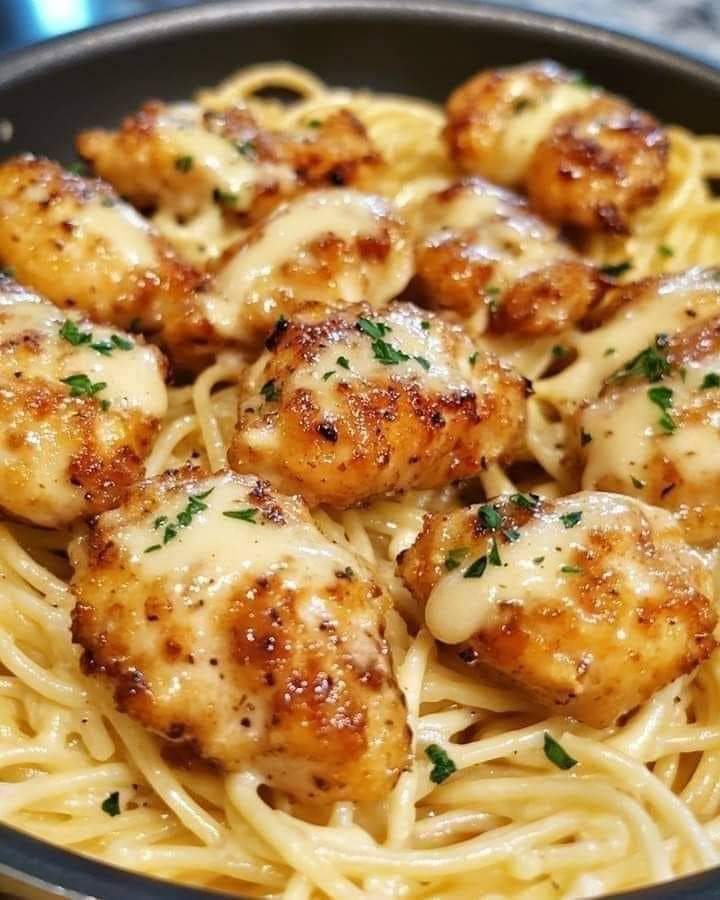 Garlic ButterChicken Bites withCreamy ParmesanPasta